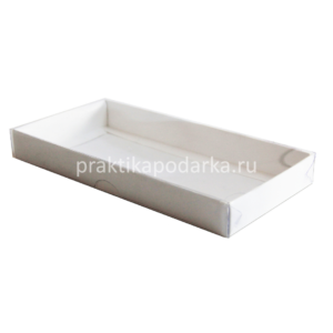 картонная коробка белая прямоугольной формы